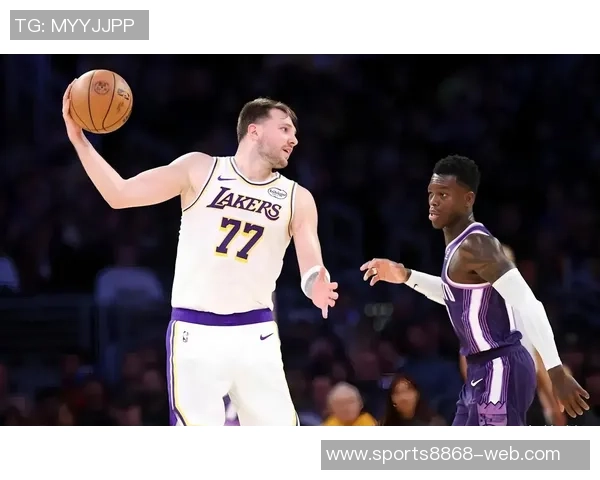 东契奇成为施罗德在走廊上寻找对峙的目标引发热议 东契奇成为施罗德在走廊上寻找对峙的目标引发热议