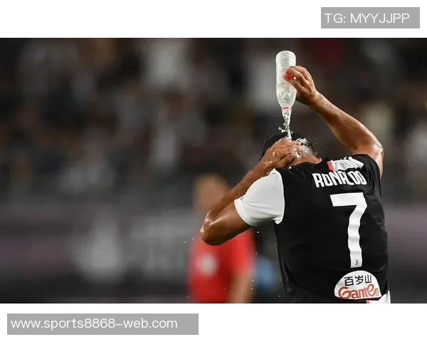 男子因焚烧C罗雕像被警方逮捕送精神病院接受治疗 男子因焚烧C罗雕像被警方逮捕送精神病院接受治疗